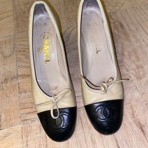 Vintage Chanel Shoes 37